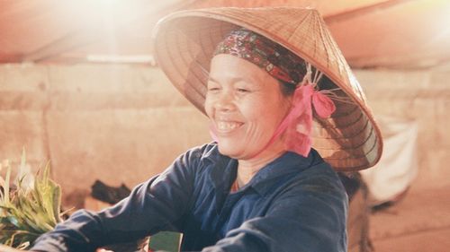 Nỗi niềm của những người phụ nữ 'lấy đêm làm ngày' trong ngày 8/3