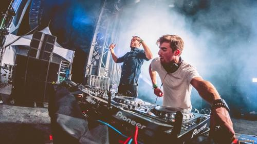 Việt Nam là 1 trong 5 nước Châu Á mà 'cơn lốc' The Chainsmokers sẽ đổ bộ