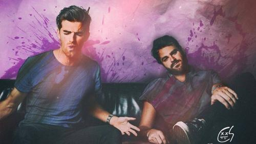 Đã sẵn sàng đến TP HCM, The Chainsmokers hào hứng quay clip chào fan Việt