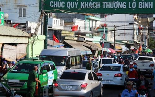 5 ô tô tông nhau trên cao tốc TP. HCM - Long Thành ngày cuối nghỉ Tết