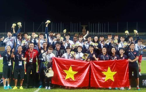 ‘Tiếng nấc nghẹn ngào ngày 8/3’ của những nhà vô địch SEA Games