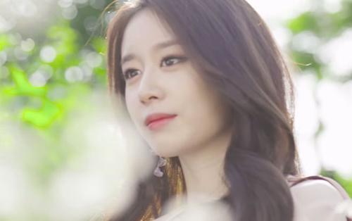 Sau tin nhắn tình cảm đến phát hờn, Jiyeon lộ diện và đẹp 'chân ái' trong MV kết hợp cùng Soobin Hoàng Sơn