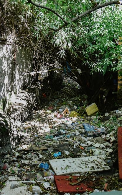 Người Sài Gòn sống chung với rác thải ngập ngụa quanh kênh Bàu Trâu