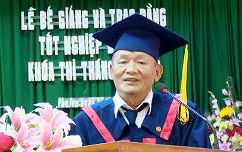 Con đường học vấn luôn không có điểm dừng - Chuyện cụ ông gần 70 tuổi nhận bằng cử nhân Luật chính là minh chứng