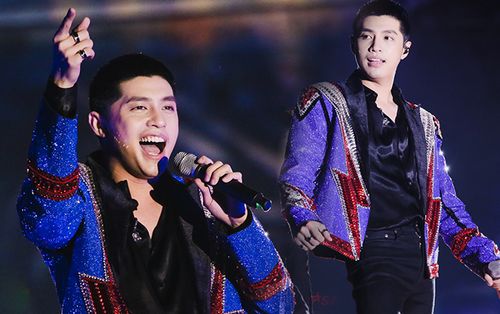 Hát hit mới như 'nuốt đĩa', Noo Phước Thịnh gây thương nhớ khi làm điều này giữa sân khấu trình diễn