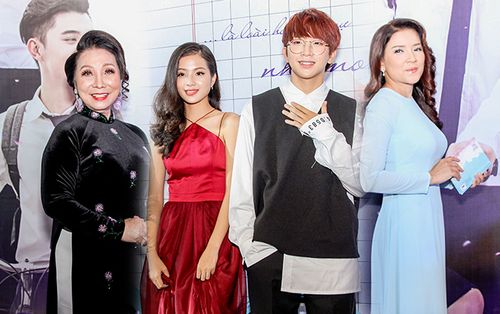 Ba thế hệ diễn viên Việt Nam có mặt trong buổi họp báo phim thanh xuân vườn trường 'Thạch Thảo'