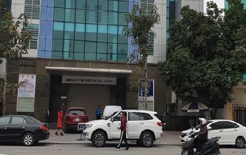 Bắt giữ đối tượng dùng súng tự chế cướp ngân hàng ở Quảng Ninh