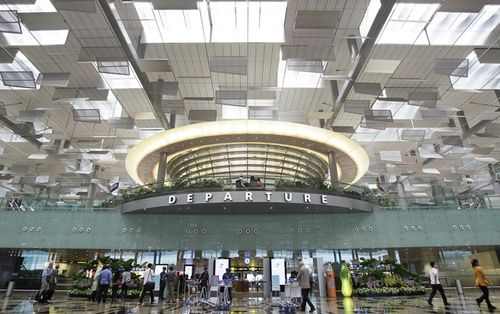 Mang quá mức tiền mặt cho phép vào Singapore, thanh niên người Việt nhận án phạt gần 6.000 USD