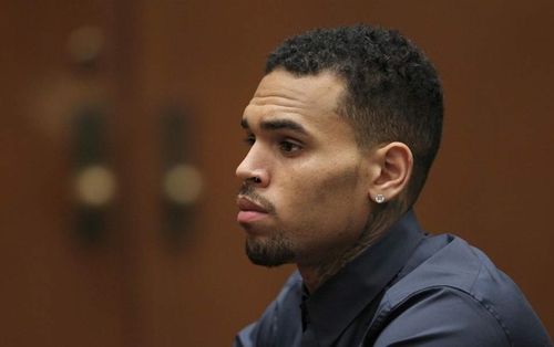 Chris Brown bị bắt vì cáo buộc cưỡng hiếp