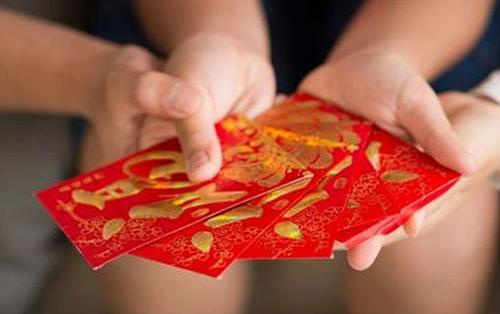 Nguồn gốc và ý nghĩa của phong tục lì xì trong dịp Tết Nguyên đán