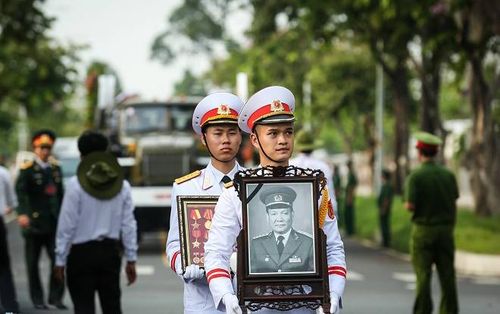 Phút xúc động khi tiễn đại tướng Lê Đức Anh về nơi an nghỉ cuối cùng