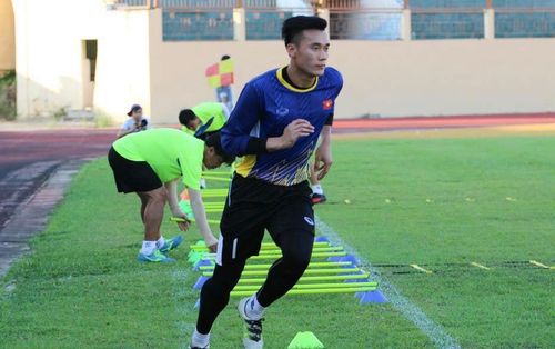 Chiều nay U22 VN gặp U18 VN: Còn ai nhớ thủ môn Bùi Tiến Dũng?