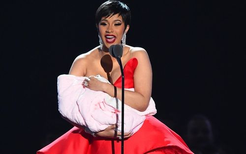 'Bà mẹ của năm' Cardi B tung ca khúc mới nhân sinh nhật con gái cưng 1 tuổi
