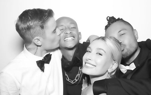 Xem loạt ảnh hiếm hoi trong đám cưới của Justin Bieber và Hailey Baldwin