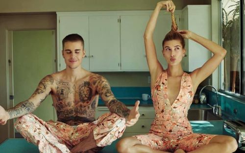 Hailey Baldwin trải lòng về những khó khăn sau khi kết hôn với Justin Bieber