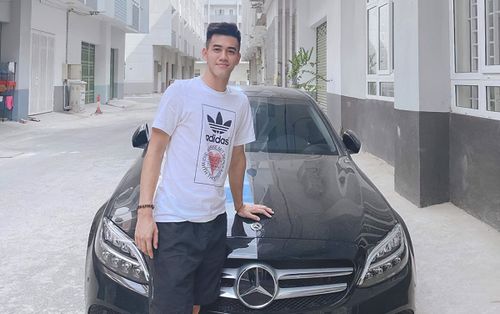 Tiền đạo Tiến Linh tậu Mercedes-Benz tiền tỷ khi chỉ mới 23 tuổi