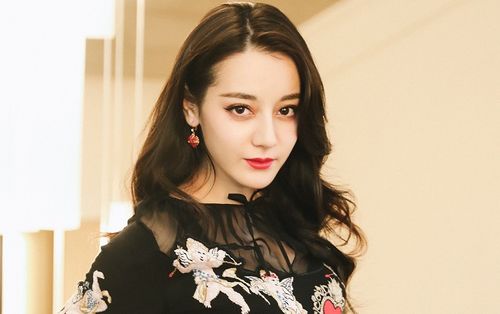 Nhận đóng 'Trường ca hành', Địch Lệ Nhiệt Ba có đủ sức cạnh tranh với phim cổ trang khác của Dương Tử, Triệu Lệ Dĩnh?