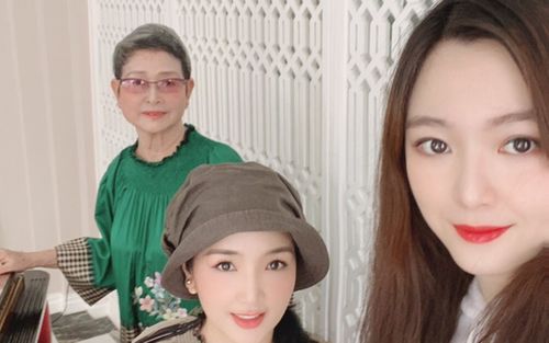 Hoa hậu Đền Hùng Giáng My khoe ảnh chụp cùng mẹ và con gái, nhan sắc ba thế hệ khiến ai nấy phải trầm trồ