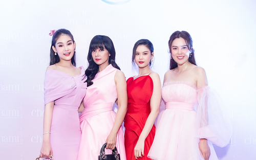 Lê Âu Ngân Anh ngưỡng mộ nhan sắc của đàn chị Việt Trinh, Phương Lê