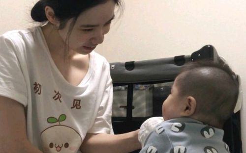 Hát nhạc thất tình trước mặt con nhỏ, bà mẹ trẻ khiến dân mạng 'dậy sóng'