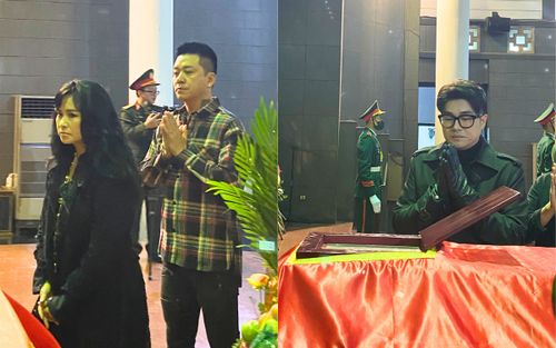Thanh Lam, Tuấn Hưng cùng dàn nghệ sĩ nghẹn ngào đến viếng cố nhạc sĩ Xuân Phương