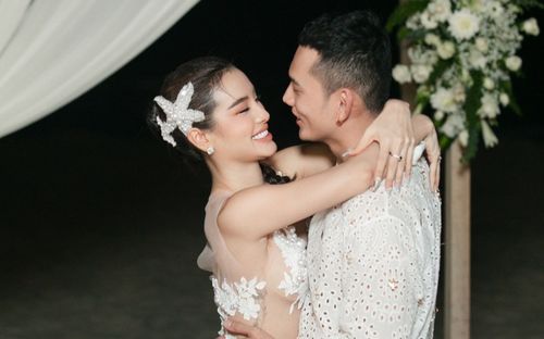 Nữ ca sĩ Việt mẹ mất không có chỗ để quan tài nay tậu nhà 5 tầng giữa trung tâm, hạnh phúc viên mãn