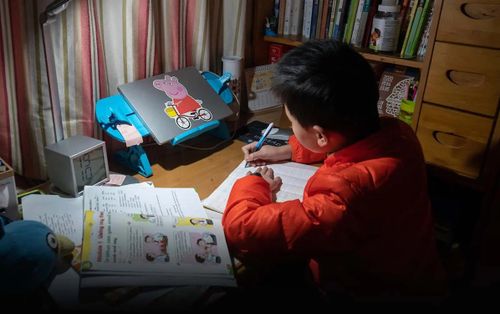 Làm đơn xin nghỉ học hẳn 3 ngày, cậu bé khiến thầy giáo thốt lên 'phục em rồi' sau khi biết lý do