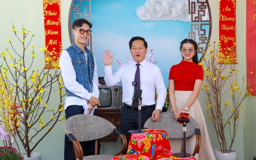 Nhộn nhịp chợ Tết trực tuyến đầu tiên ở TP HCM