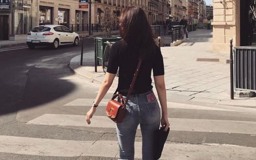Cát-xê nữ ca sĩ hàng đầu showbiz khiến nhiều người ngỡ ngàng: Kiếm vài trăm tỷ đồng chỉ trong vài tháng!