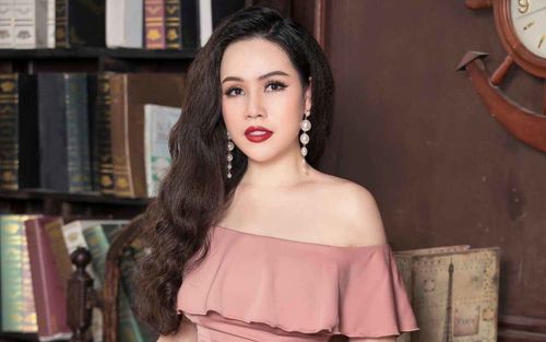 'Nữ diễn viên lùn nhất Việt Nam' công khai yêu tỷ phú người Tây 1m9 sau 9 tháng ly hôn
