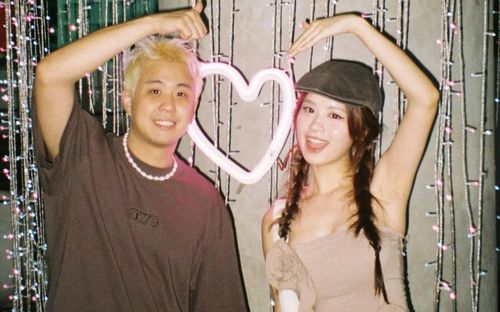 Huyme cầu hôn bạn gái 'hot girl tạp hoá'