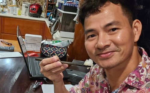 NSND Xuân Bắc vừa lên chức lớn, khoe mâm cơm có 2 món khiến khán giả ngỡ ngàng