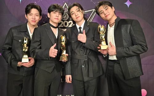 Nhóm nhạc lần đầu thắng giải Daesang trong sự nghiệp sau 9 năm ra mắt