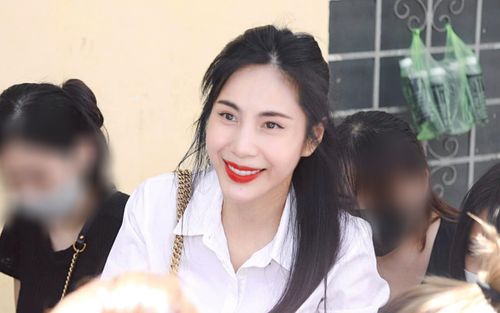 Thông báo gây chú ý của ca sĩ Thủy Tiên