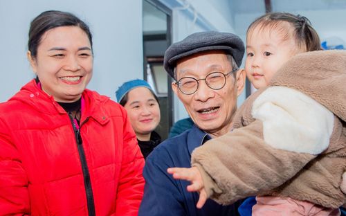 Nhà giáo Nguyễn Xuân Khang: 'Lên tới Làng Nủ, tôi yên tâm và có niềm tin sống tới 90 tuổi'