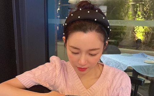 Nữ diễn viên đình đám showbiz khoe con sau gần một năm giấu kín