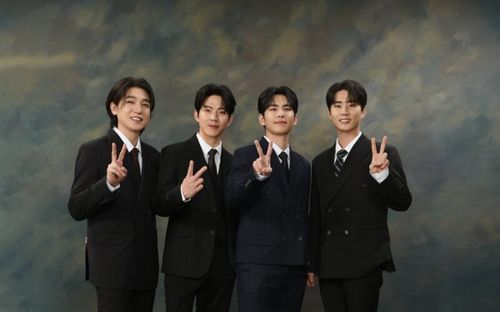 Quên chuyện idol nhà HYBE hát kém đi, JYP từng debut nhóm nhạc không thể nhảy đây này!