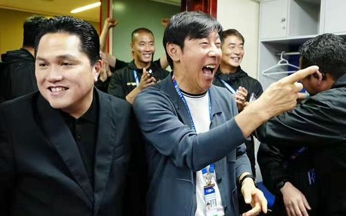 HLV Shin Tae Yong cười vì Indonesia gặp Việt Nam ở AFF Cup 2024