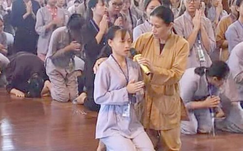 Xác minh clip cô gái bị 'vong nhập' trong khóa tu mùa hè chùa Ba Vàng