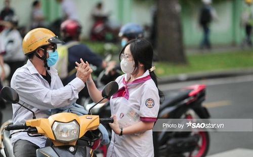 7 thí sinh vi phạm quy chế, đình chỉ trong buổi sáng thi Văn
