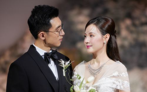 Tên thật của Midu khi kết hôn với chồng thiếu gia