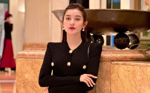 Á hậu Huyền My mê túi hiệu cỡ nào?