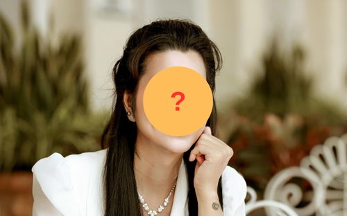 Đạo diễn nổi tiếng muốn chuyển giới sau một giấc ngủ, mua hóc môn nữ về uống liền