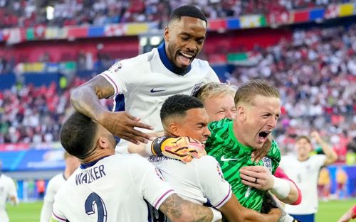Bí mật trên chai nước giúp Anh vào bán kết EURO 2024