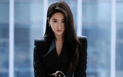 Không phải Song Seung Hun, đây mới là người đàn ông ngoại lệ của Lưu Diệc Phi