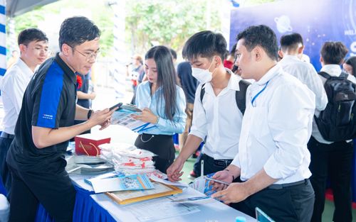 Gần 70 doanh nghiệp Kỹ thuật - Công nghệ đến HUTECH TECHSHOW 2024 tuyển ứng viên giỏi