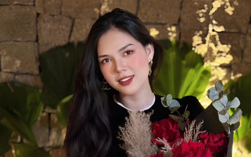 Ngọc Trinh lên đồ lộng lẫy, báo tin trọng đại ở tuổi 28