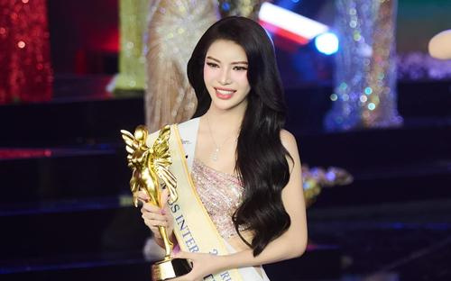 'Chiến lược' đưa Tường San thành Á hậu 2 - Miss International Queen