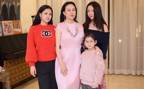 Phượng Chanel khoe ảnh cận visual các con, ái nữ nhỏ nhất gây chú ý