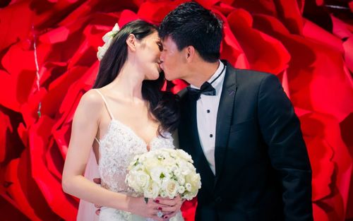 Hôn nhân sau 10 năm của cặp đôi Vbiz nhận 2 tỷ đồng tiền mừng cưới